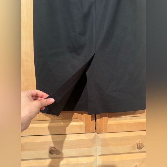 Theory Black Wool Pencil Skirt in Size 00 - Picture 2 of 8
